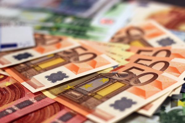 Buying Fake Euros